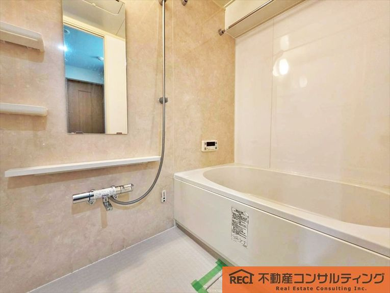 ステイツ神戸青谷・城の下通の浴室|南向き陽当たり・通風良好！