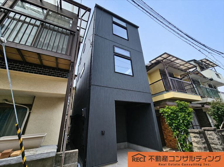 西宮市上田中町　新築戸建の外観