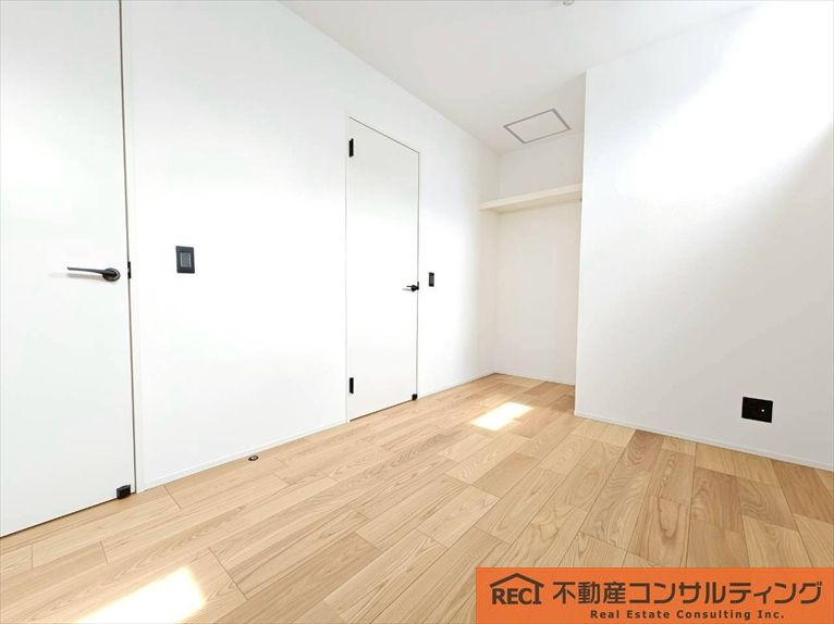 西宮市上田中町　新築戸建の洋室