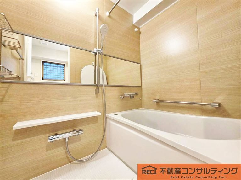 ヴェルドール六甲道の浴室|開放感あふれる両面バルコニー付きの角部屋！