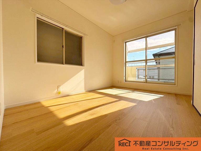 神戸市灘区岩屋中町1丁目　中古戸建の洋室