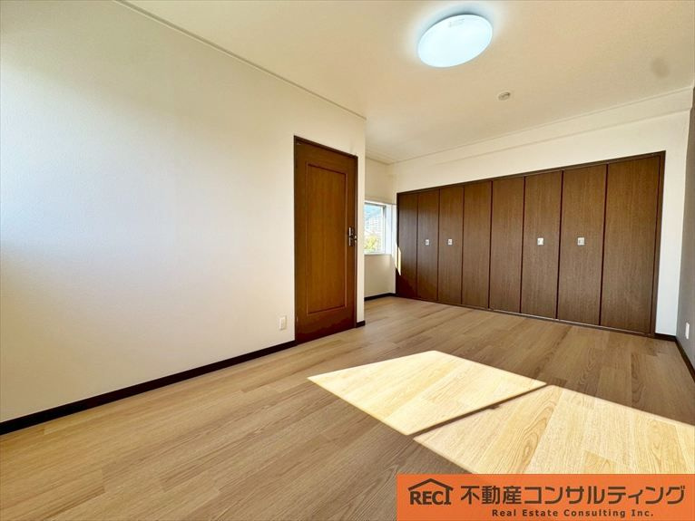 神戸市灘区岩屋中町1丁目　中古戸建の洋室