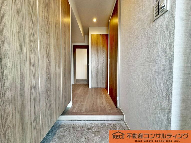 オリーブハイツ西宮の玄関