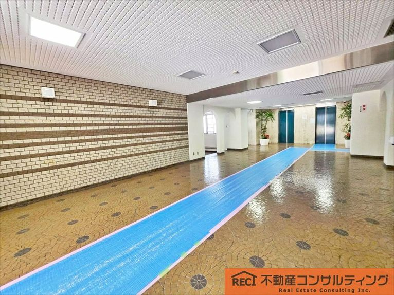 グランドハイツ魚崎の玄関