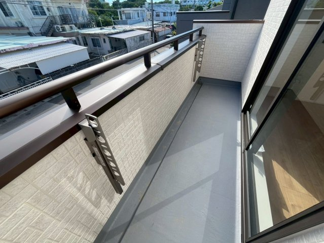 北中城村美崎新築戸建て 限定1棟のバルコニー|同施工会社の別物件画像です。参考としてご覧ください。