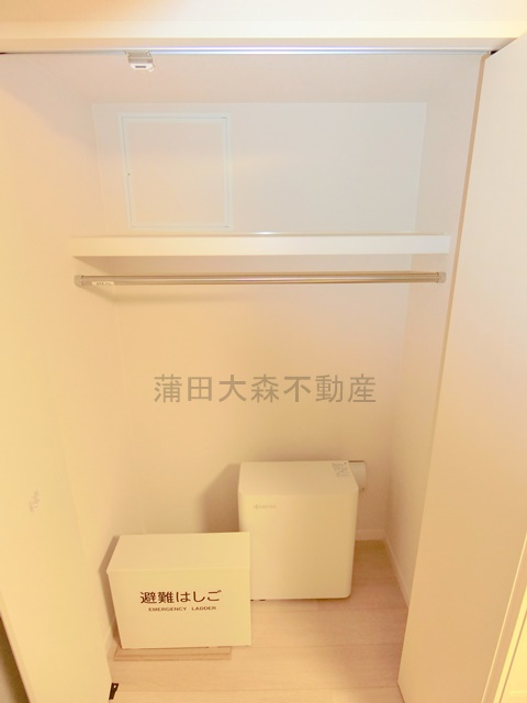 めぞん梅の里の収納|洋室6帖の収納　クローゼット