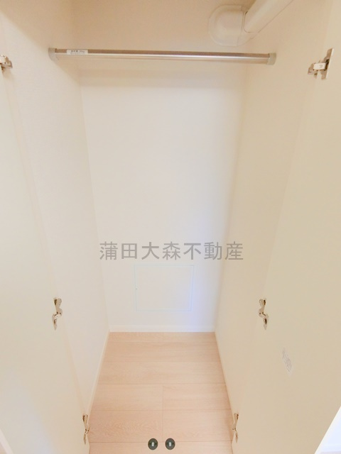 めぞん梅の里の設備|洋室4.5帖の収納　クローゼット