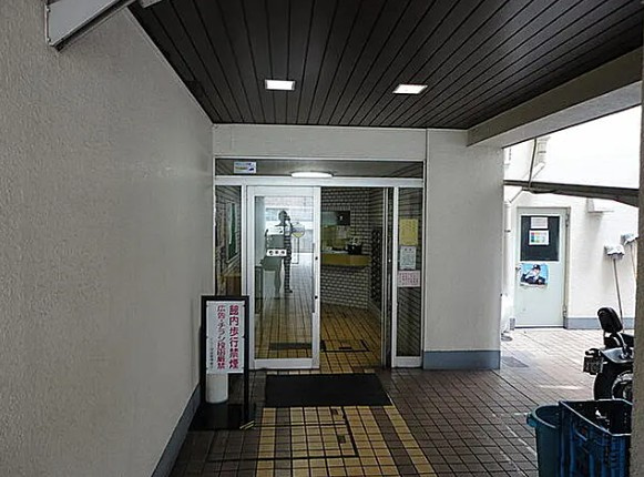 ドミー池袋のエントランス