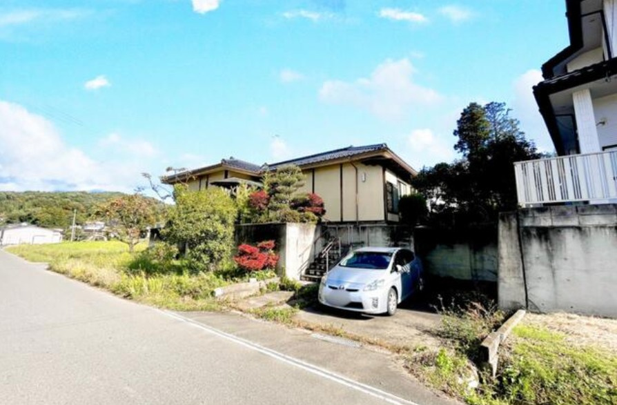 本宮市 高木字向田（本宮駅） 平屋建 ５ＳＤＫの前面道路含む現地写真