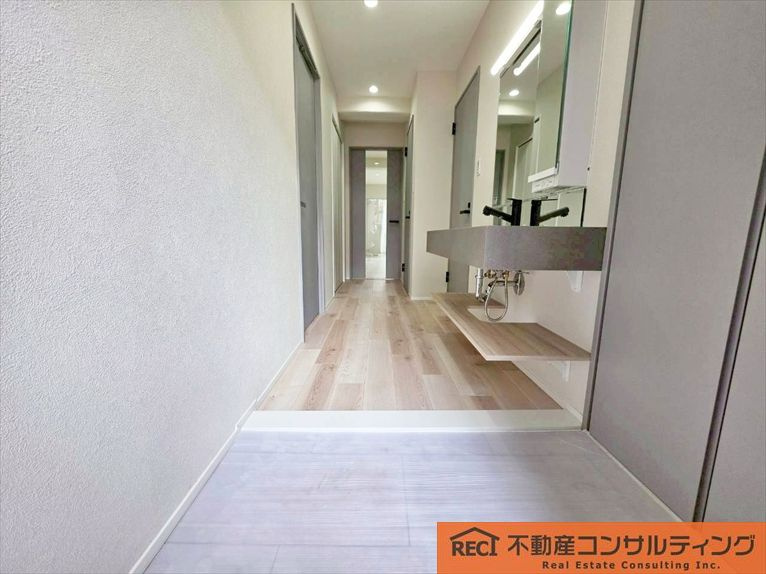 ドルミ灘B棟の玄関