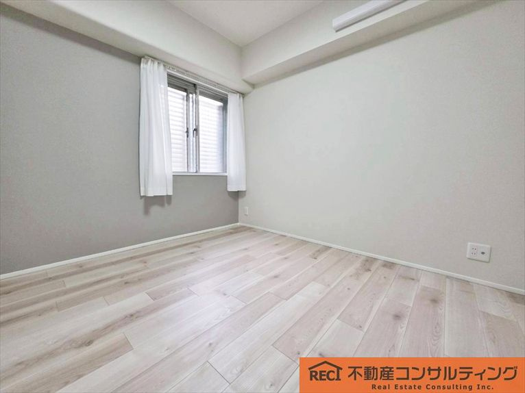ドルミ灘B棟の洋室