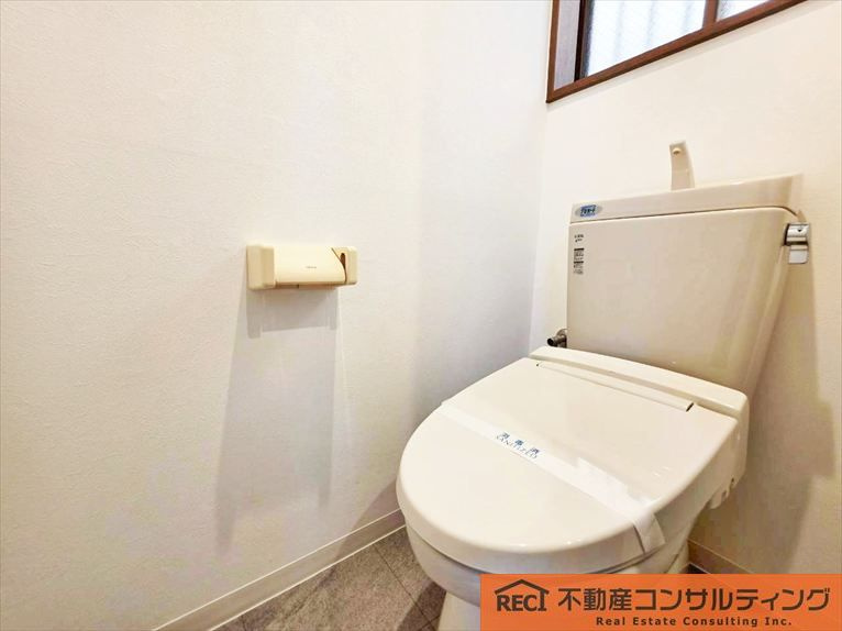神戸市東灘区田中町4丁目　中古戸建のトイレ