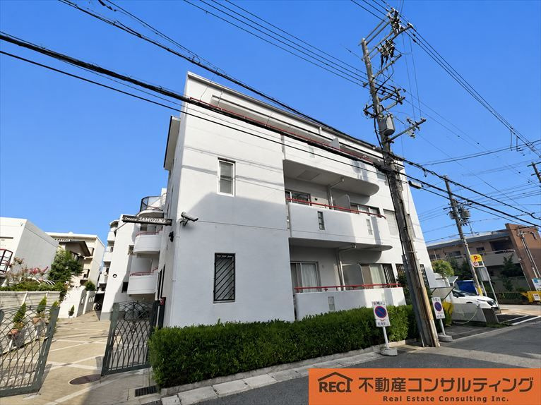 コスモ住吉川のエントランス