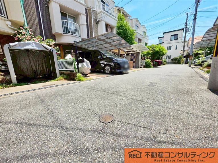 神戸市東灘区深江南町1丁目　テラスハウスの駐車場