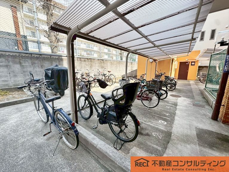 ライオンズマンション住吉川公園の駐車場
