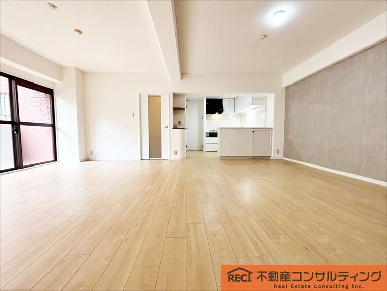 フローラハイツ岡本の居間・リビング
