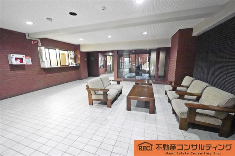 フローラハイツ岡本の玄関