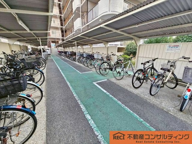武庫川ニュースカイハイツの駐輪場
