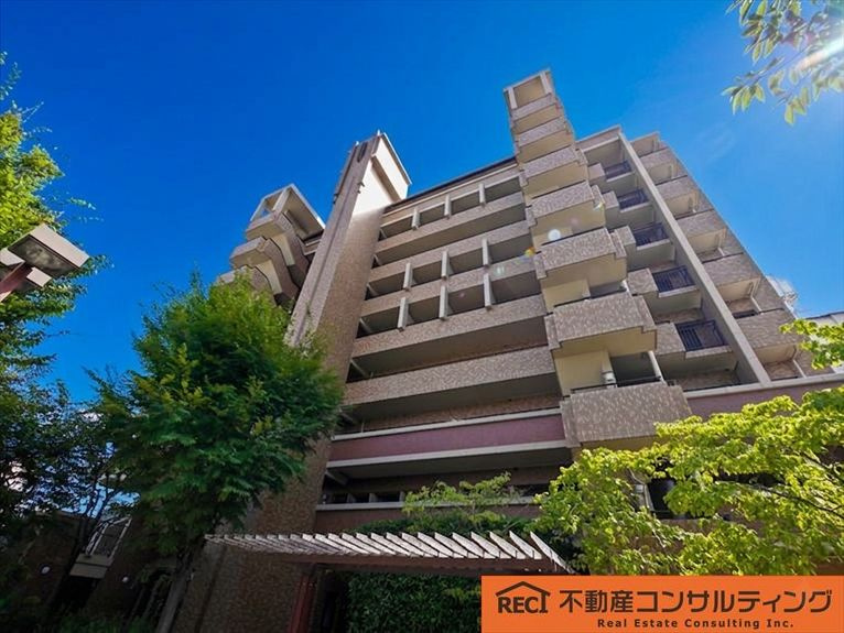 コスモ西宮の外観