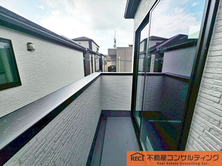 西宮市浜甲子園1丁目　新築戸建　1号棟のバルコニー