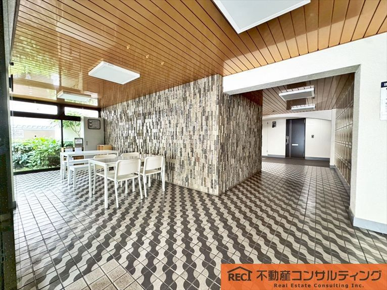 コボリマンション夙川老松台D棟のエントランス