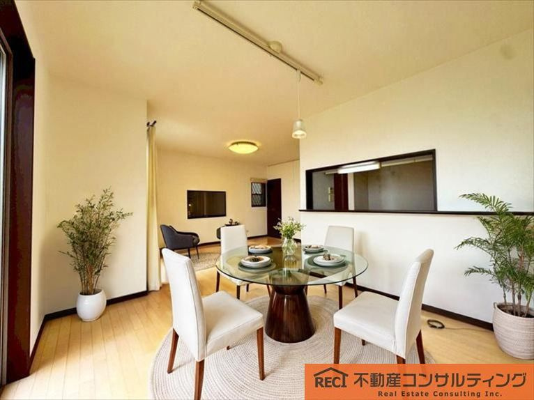 神戸市東灘区森北町7丁目　中古戸建の洋室