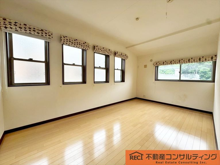 神戸市東灘区森北町7丁目　中古戸建の洋室