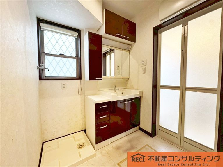 神戸市東灘区森北町7丁目　中古戸建の独立洗面台