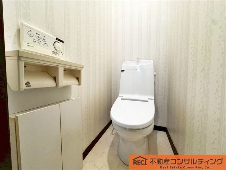 神戸市東灘区森北町7丁目　中古戸建のトイレ