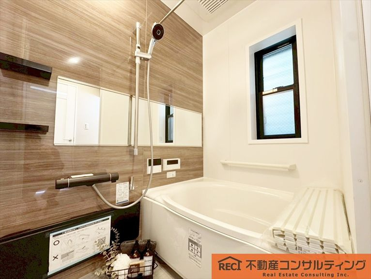 神戸市灘区岸地通3丁目　新築戸建の浴室