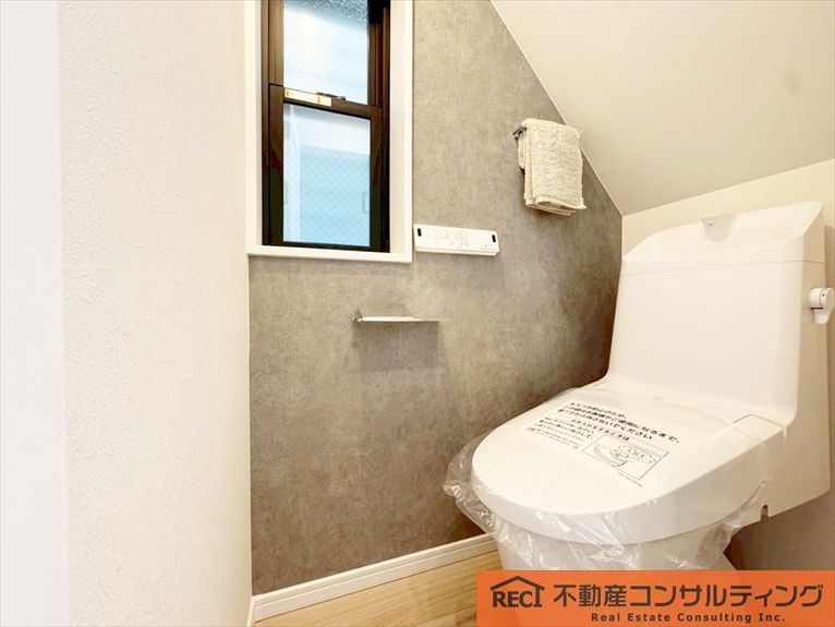 神戸市灘区岸地通3丁目　新築戸建のトイレ