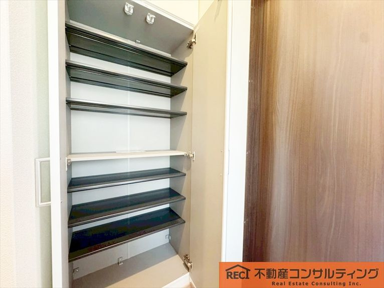 神戸市灘区岸地通3丁目　新築戸建の収納