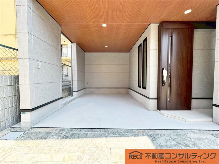 神戸市灘区岸地通3丁目　新築戸建の駐車場
