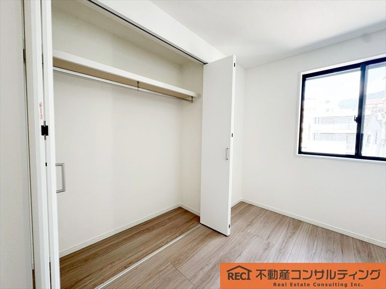 神戸市灘区岸地通3丁目　新築戸建の収納