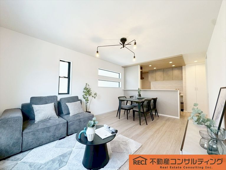 神戸市灘区岸地通3丁目　新築戸建の内装|夏は涼しく冬は暖かく暮らせる複層ガラス仕様