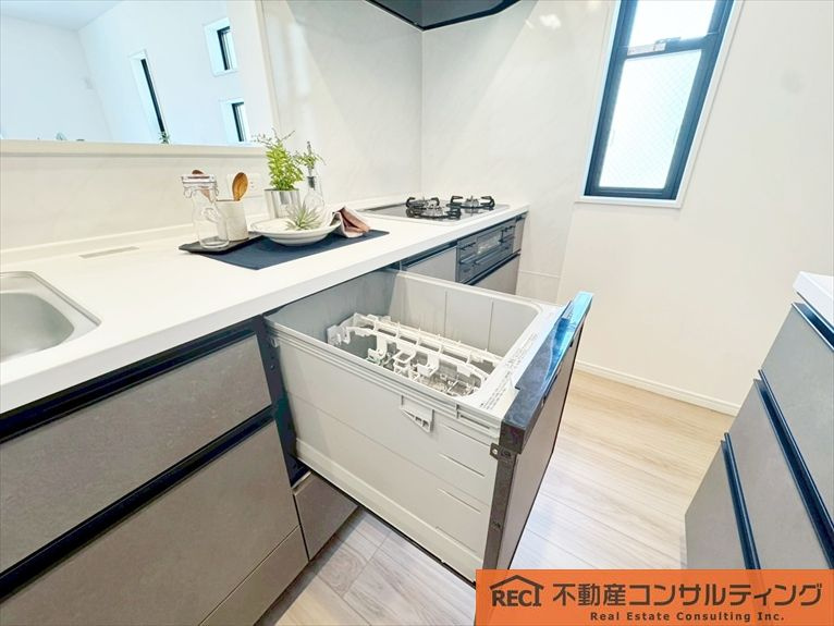 神戸市灘区岸地通3丁目　新築戸建の設備|小中学校徒歩10分圏内で通学も安心！