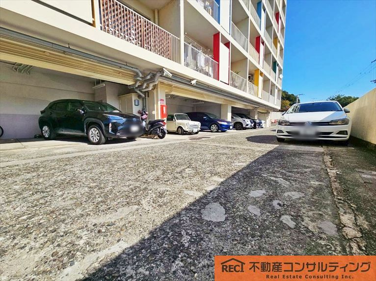 岡本ハウスの駐車場