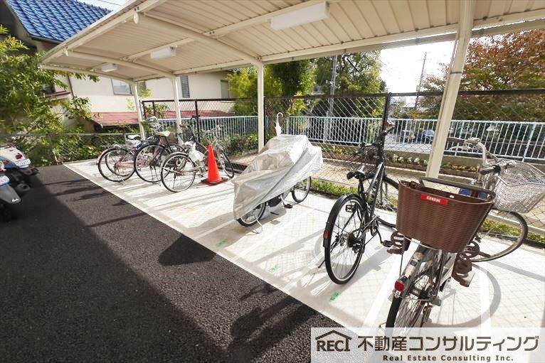 パラッシオ岡本の駐輪場