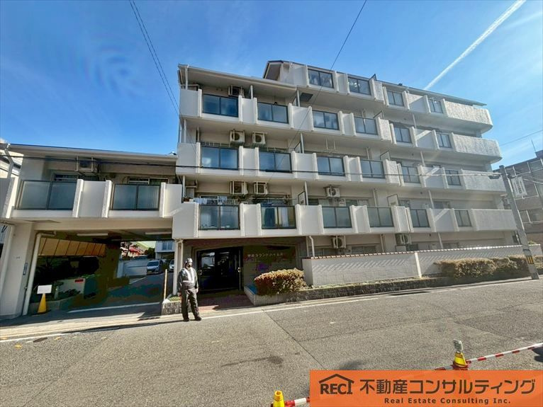 甲南グランドハイム本山の外観