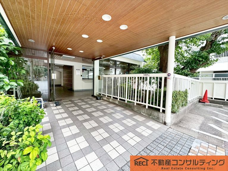 コボリマンション夙川老松台D棟のエントランス