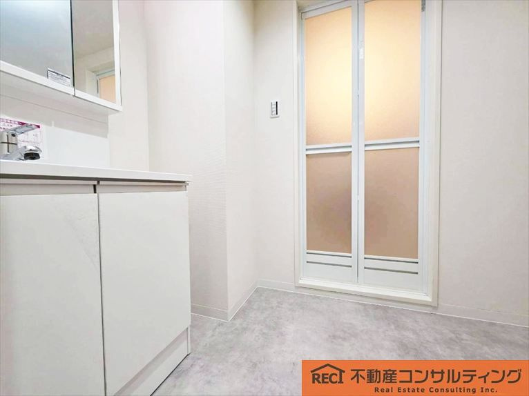 ベルヴェデールイトーピア武庫川の独立洗面台|部屋数豊富な4LDK！