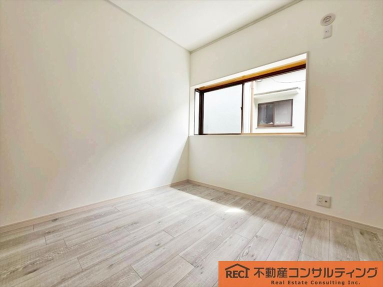 西宮市小松南町2丁目　中古戸建の洋室