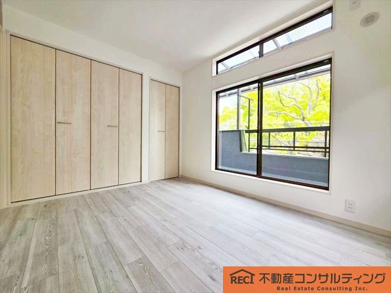 西宮市小松南町2丁目　中古戸建の寝室