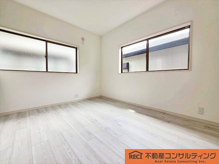 西宮市小松南町2丁目　中古戸建の洋室
