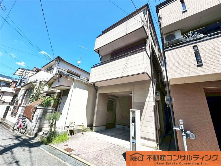 神戸市灘区上河原4丁目　中古戸建の前面道路含む現地写真