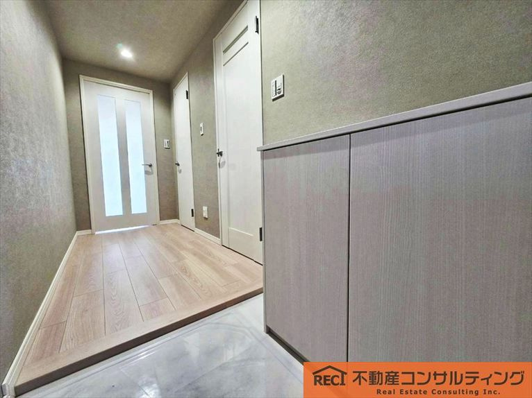 ヴィエント西宮の玄関
