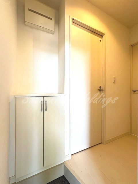 藤沢市藤沢のアパートの玄関