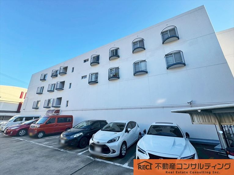 御影プライムハイツの駐車場
