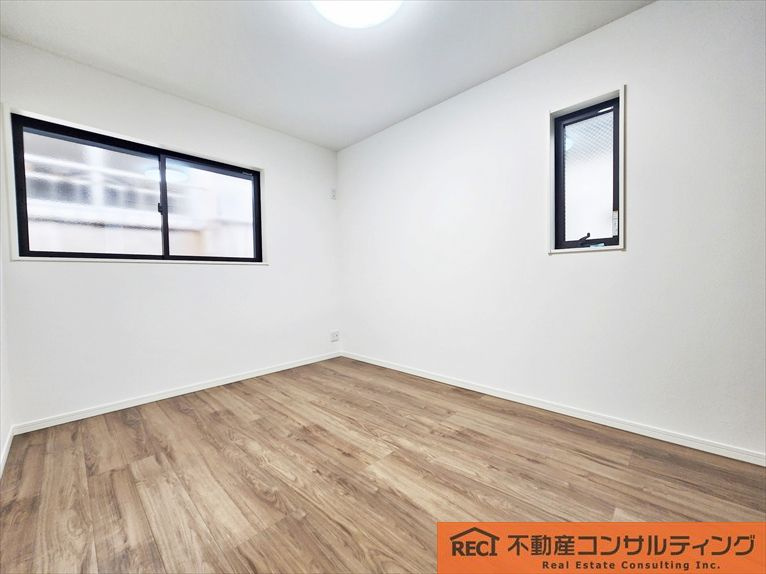 神戸市灘区上野通3丁目　新築戸建　B号地の洋室