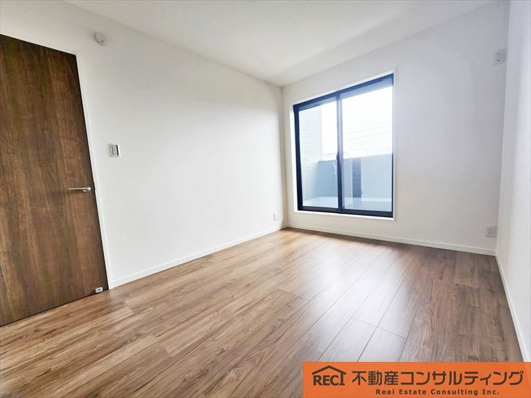 神戸市灘区上野通3丁目　新築戸建　B号地の寝室|南向き陽当たり良好